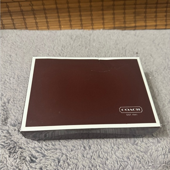 Rare Coach NYC Skyline Glitter Snow Globe Key Fob Chain Keychain NEW WITH TAGS - Picture 6 of 8